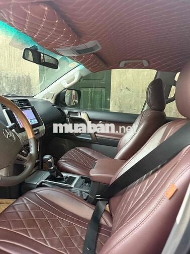Toyota Land Cruiser Prado 7 chỗ Xăng SUV Đen