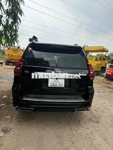 Toyota Land Cruiser Prado 7 chỗ Xăng SUV Đen