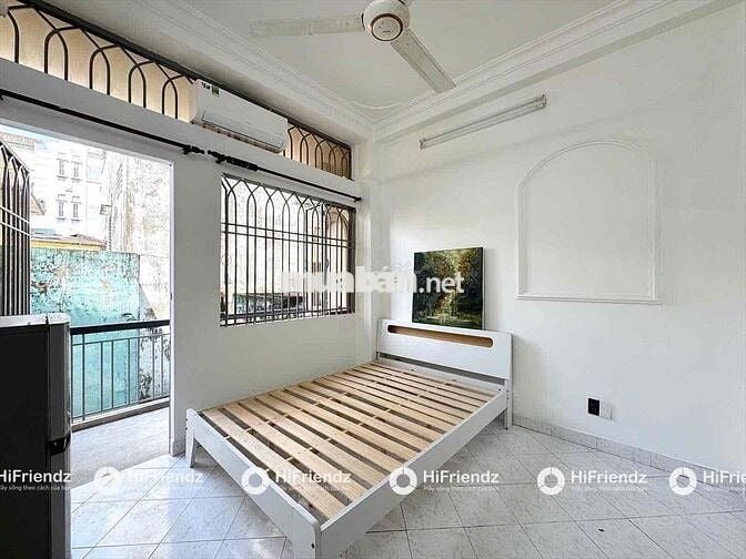 STUDIO BAN CÔNG SIU RỘNG FULL NỘI THẤT NGAY TRUNG TÂM Q10