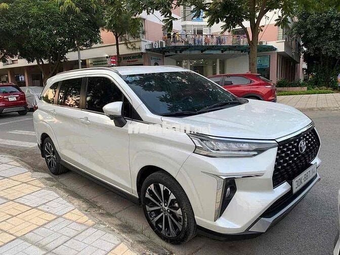Toyota Veloz Cross TOP 2022 Trắng Ngọc Trai 7 chỗ