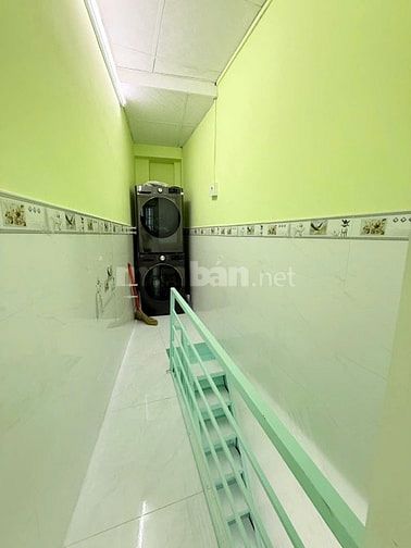 Bán nhà nhỏ xin sổ Hồng riêng ko huy hoạch hem 3m