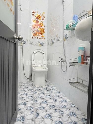Bán nhà nhỏ xin sổ Hồng riêng ko huy hoạch hem 3m