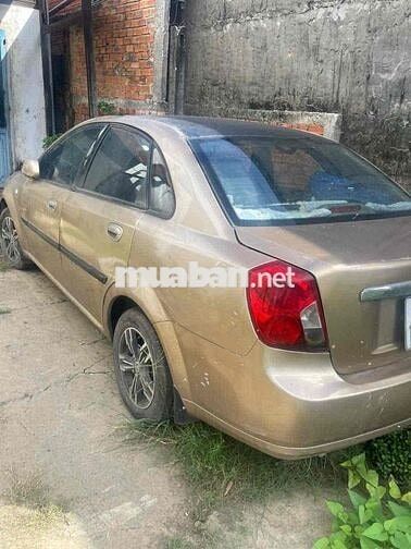 Daewoo Lacetti Vàng cát 5 chỗ
