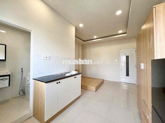 studio full nội thất, ban công