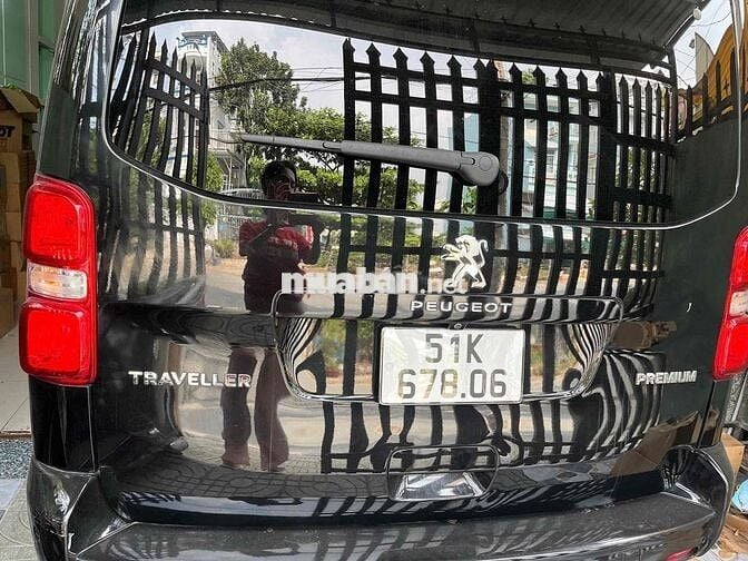 Peugeot Traveller Premium 2023 Đen