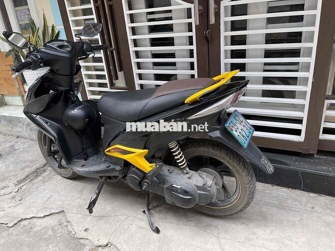 Yamaha Luvias FI 2014 Đen, Vàng