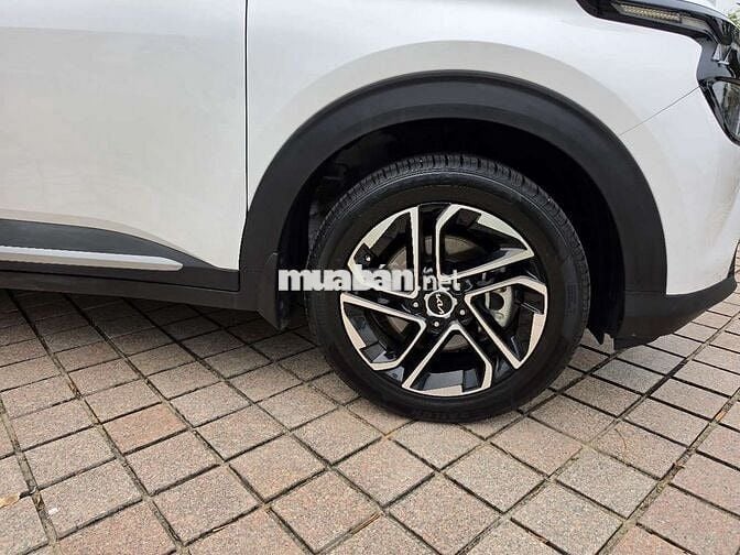 KIA CARENS 2024 1.5 SỐ TỰ ĐỘNG BẢN LUXURY