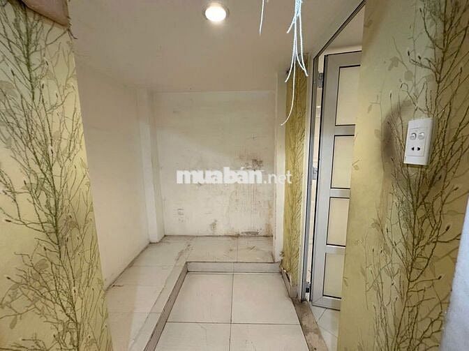 cho thuê nhà lũy bán bích dt 4x30m 1 trệt 1 lửng 3 lầu ( cho làm CHDV)
