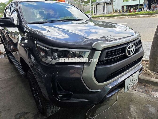 Toyota Hilux 2021 Tự động Xám 30000 km