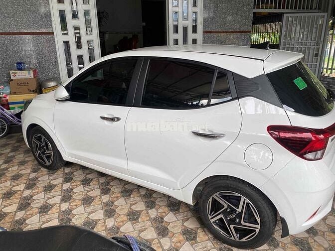 Hyundai Grand i10 Trắng 18774 km