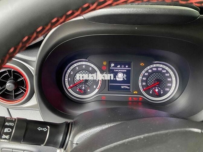 Hyundai Grand i10 Trắng 18774 km