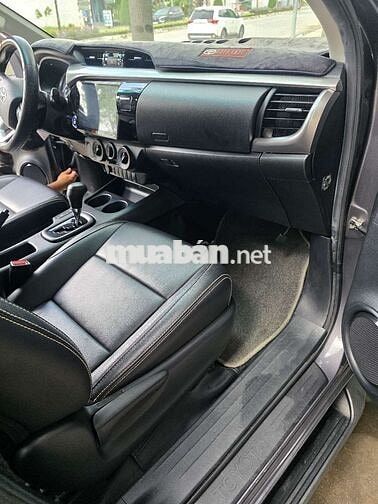 Toyota Hilux 2021 Tự động Xám 30000 km