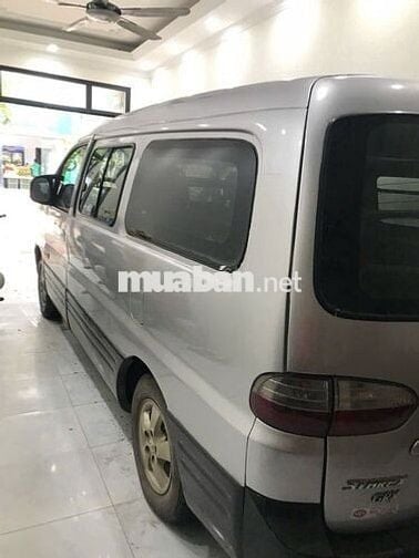 Hyundai Starex 800kg 6 chỗ Bạc