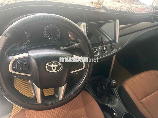 Toyota Innova 2.0E 2018 Trắng Số sàn