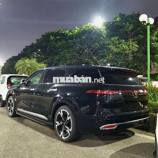 VinFast VF9 PLUS Trần Thép Đen SUV điện