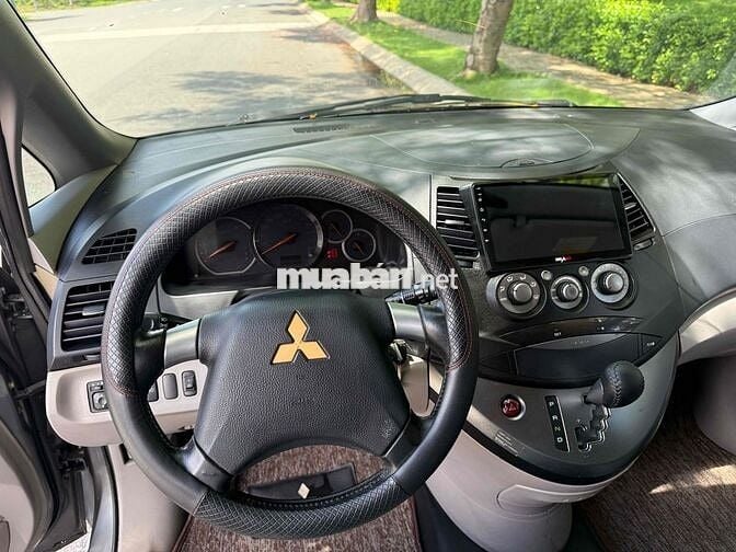 Mitsubishi Grandis 2005 Xám 7 chỗ
