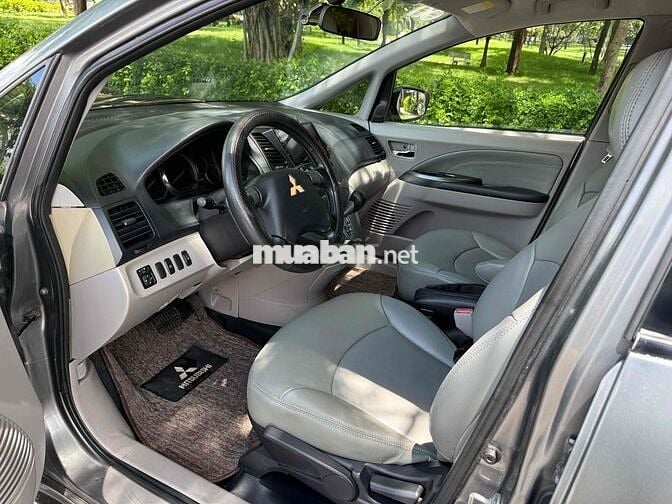 Mitsubishi Grandis 2005 Xám 7 chỗ