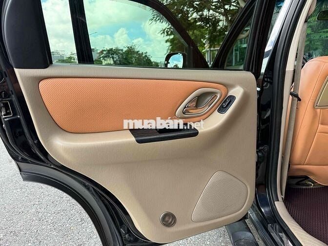 Ford Escape XLT 2 cầu 3.0 2005 Đen