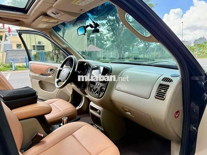 Ford Escape XLT 2 cầu 3.0 2005 Đen