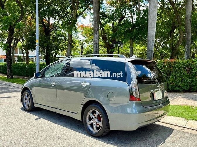 Mitsubishi Grandis 2005 Xám 7 chỗ