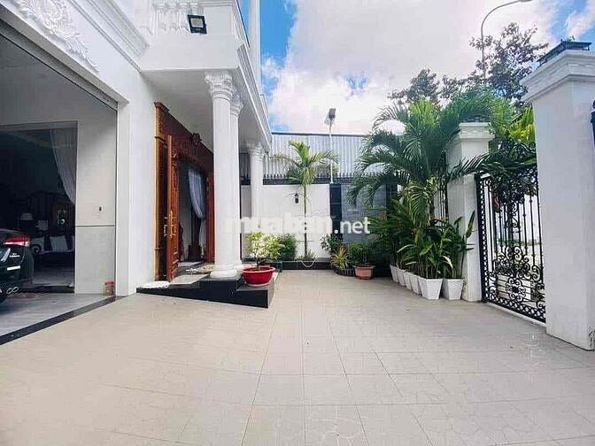 Biệt thự cổ điển 10 x 21 kdc Xây Dựng, Cái Răng giá 12,5 tỷ