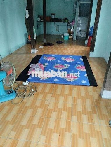 nhà gỗ cổ mặt tiền sông gần KDL sinh thái Tre Việt cực Chiu,thoáng mát