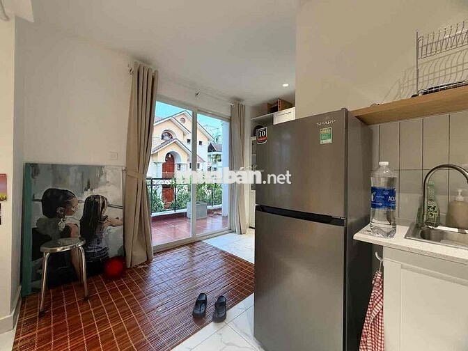 CHO THUÊ CĂN HỘ STUDIO + BAN CÔNG RỘNG RÃI NGAY VLU - Emart - Vincom