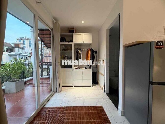 CHO THUÊ CĂN HỘ STUDIO + BAN CÔNG RỘNG RÃI NGAY VLU - Emart - Vincom