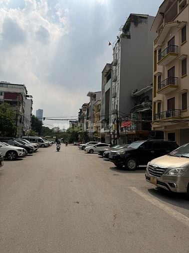 Bán nhà mặt phố Vạn Phúc, Ba Đình, 105m2, mặt tiền 7.3m chỉ 45 tỷ