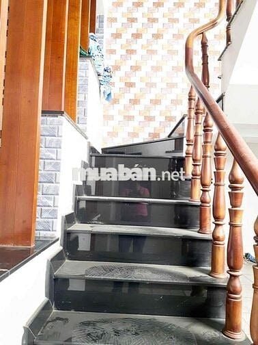 Cho thuê nhà mặt tiền đường bà điểm 5 -ngang 4m×30m nở hậu