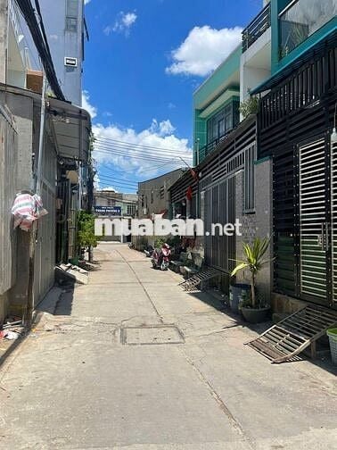 Gia đình đi nước ngoài định cư,chính chủ cần bán gấp Nhà + đất