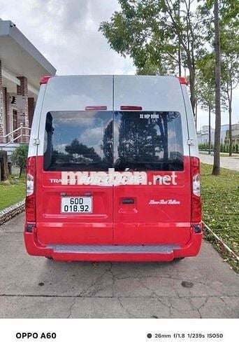 Ford Transit 2018 3/6 chỗ Đỏ trắng