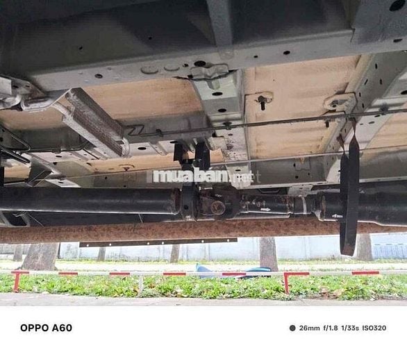 Ford Transit 2018 3/6 chỗ Đỏ trắng