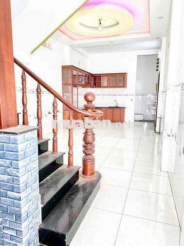 Cho thuê nhà mặt tiền đường bà điểm 5 -ngang 4m×30m nở hậu