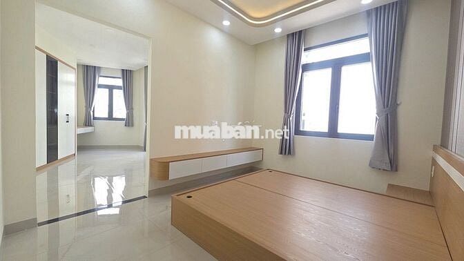 Có 1 không 2. Nhà ngang 14 x 10m. 2 mặt tiền, 4 tầng, tặng nội thất