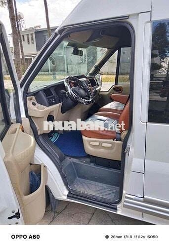 Ford Transit 2018 3/6 chỗ Đỏ trắng