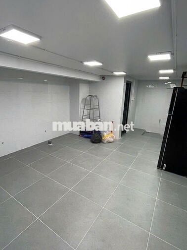 Cho thuê nhà mặt tiền chung cư trệt đường Đồng Đen