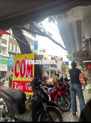 Cho thuê nhà mặt tiền chung cư trệt đường Đồng Đen