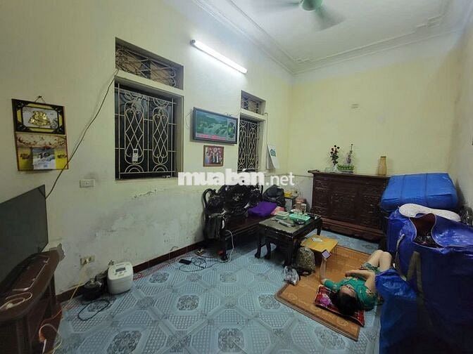 Nhà mặt ngõ đông đúc, rộng Oto tránh nhau, Định Công gần 2,5