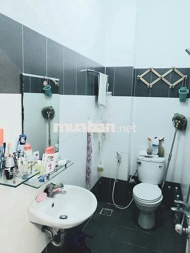 Nhà hẻm 3m Trường Chinh, P14, Tân Bình, 4x22, trệt 2 tầng 3PN 20tr/th