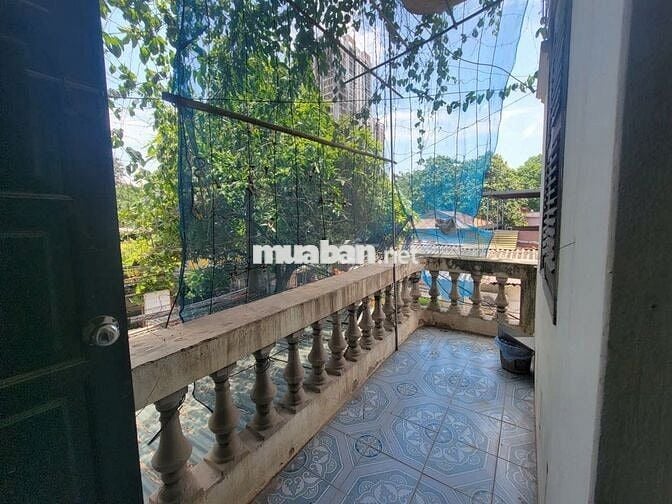 Nhà mặt ngõ đông đúc, rộng Oto tránh nhau, Định Công gần 2,5