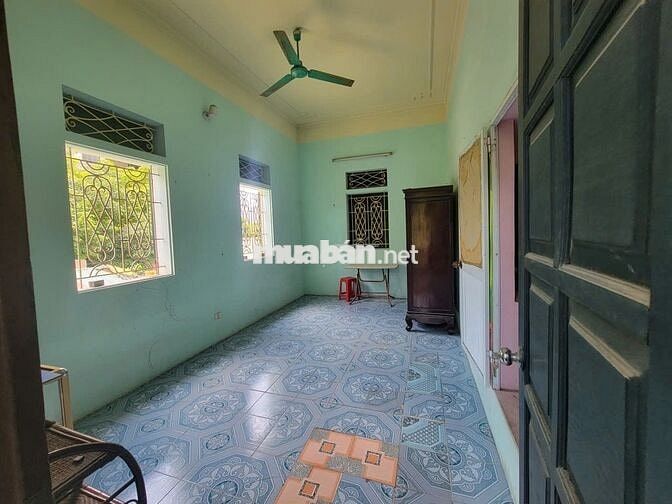 Nhà mặt ngõ đông đúc, rộng Oto tránh nhau, Định Công gần 2,5