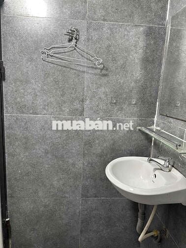 Cho thuê nhà riêng đầy đủ nội thất sát mặt đường Thống Nhất