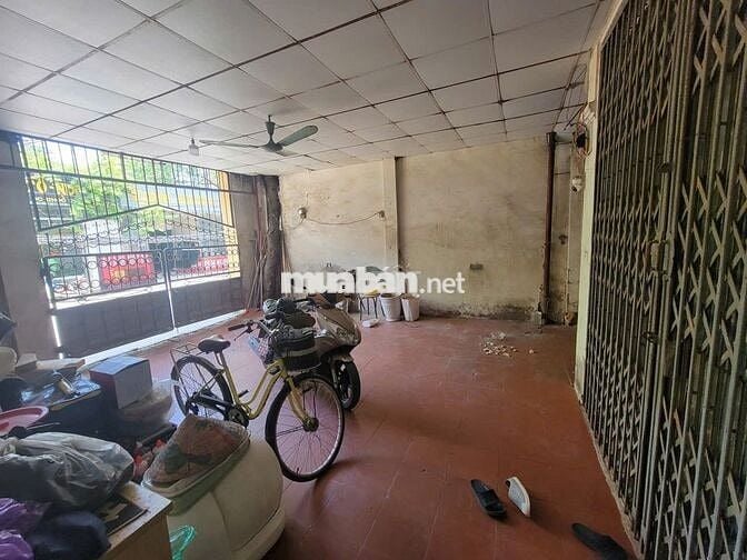 Nhà mặt ngõ đông đúc, rộng Oto tránh nhau, Định Công gần 2,5