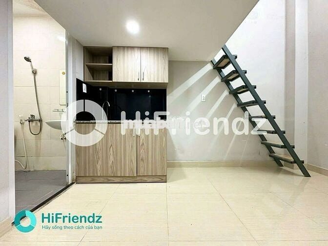 PHÒNG CỬA SỔ LỚN GẦN ĐH VĂN HIẾN, ĐẦM SEN THUẬN TIỆN ĐI RA TRUNG TÂM
