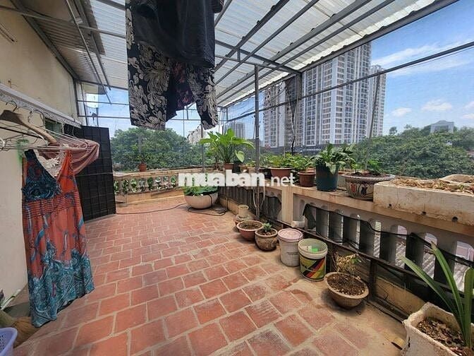 Nhà mặt ngõ đông đúc, rộng Oto tránh nhau, Định Công gần 2,5