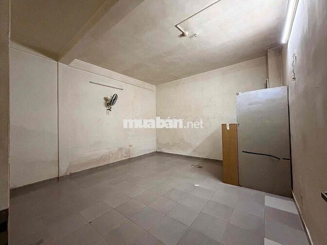 Cho thuê Nhà Nguyên Căn Hẻm Xe Hơi Dakao Quận 1 - sẵn nt cơ bản