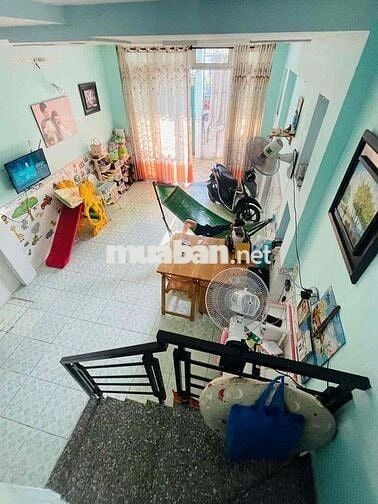 Bán nhà 4x11m, 1 lầu, 2pn, hẻm 3m, cách mt 20m, ĐHT, Q12. SÁT KDC AS