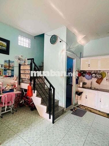 Bán nhà 4x11m, 1 lầu, 2pn, hẻm 3m, cách mt 20m, ĐHT, Q12. SÁT KDC AS