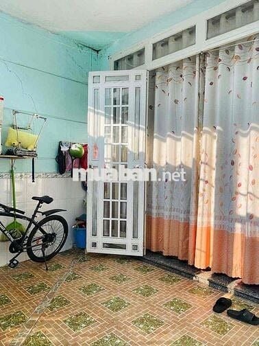 Bán nhà 4x11m, 1 lầu, 2pn, hẻm 3m, cách mt 20m, ĐHT, Q12. SÁT KDC AS